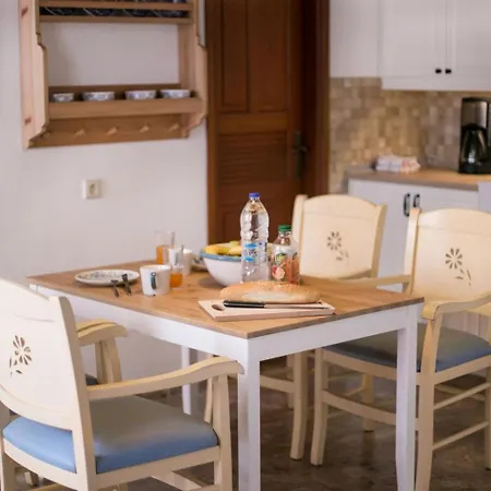 Villa Thalassa 3 Modern Comfort Traditional Greek Charm Private Courtyards Steps From Square