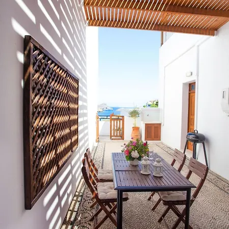 Thalassa 3 Modern Comfort Traditional Greek Charm Private Courtyards Steps From Square * Líndos