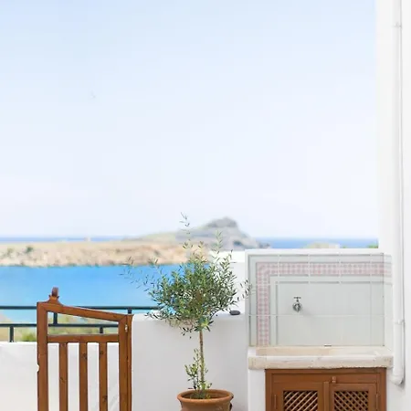 Thalassa 3 Modern Comfort Traditional Greek Charm Private Courtyards Steps From Square Líndos