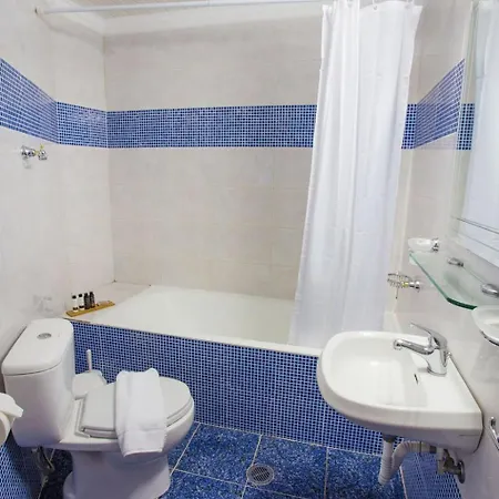 Thalassa 3 Modern Comfort Traditional Greek Charm Private Courtyards Steps From Square *