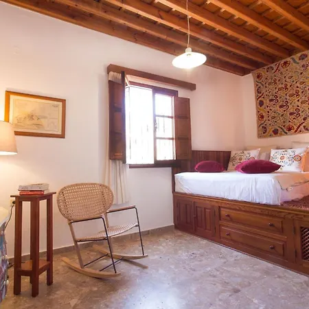 Villa Thalassa 3 Modern Comfort Traditional Greek Charm Private Courtyards Steps From Square