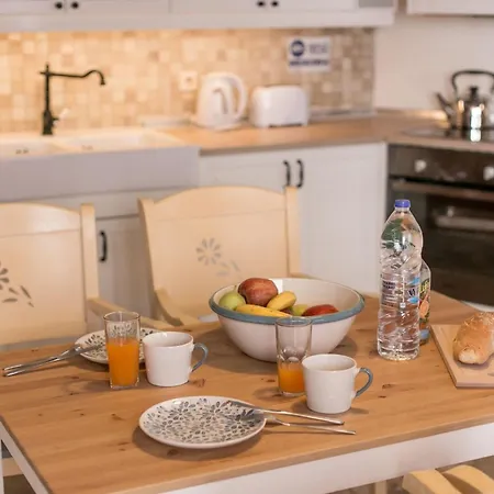 Вилла Thalassa 3 Modern Comfort Traditional Greek Charm